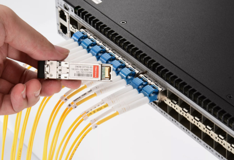 QSFP vysokorýchlostné signálne káblové riešenia QSFP vysokorýchlostné signálne káblové riešenia